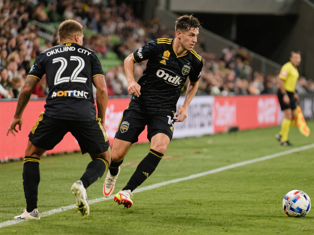 拜仁慕尼黑激战奥克兰城:巅峰对决解析 值得注意的是,奥克兰城经常依赖坚固的防守